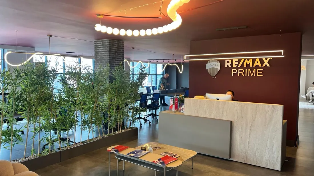 RE/MAX Prime resepsiyon ve ekip